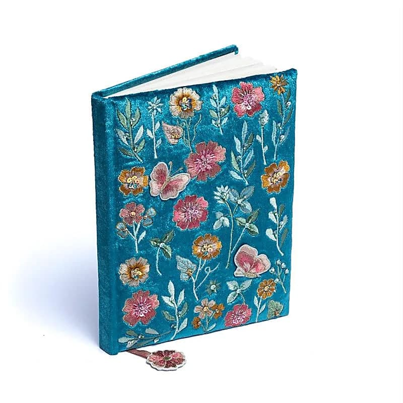 Blød fløjl notesbog i blå med blomster