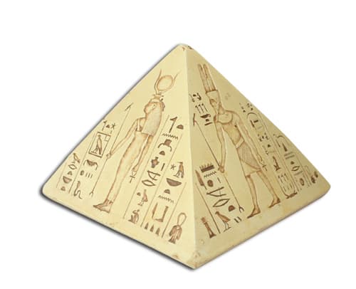 Pyramide med ægyptiske guder og hieroglyffer
